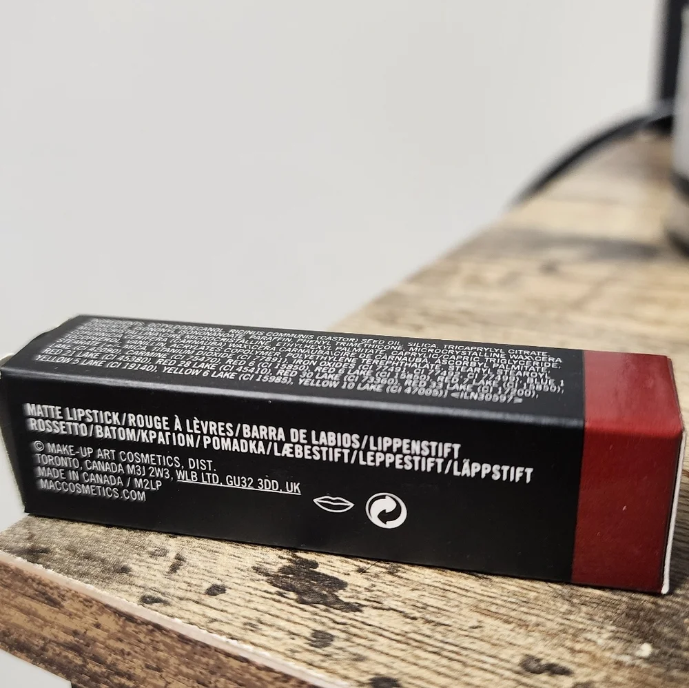 MAC Cosmetics Ruby Woo Matte Red Lipstick New